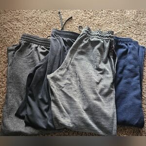 Mens Size Medium Bundle - 20 Items